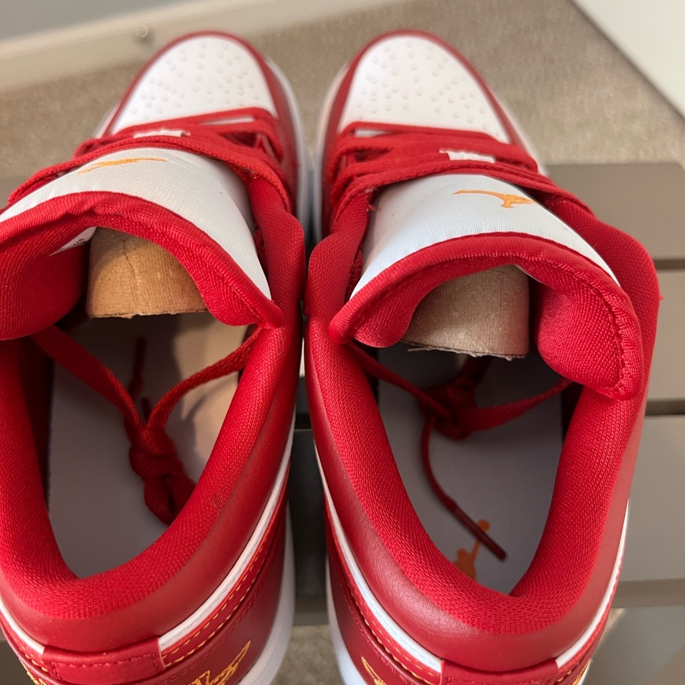 Air Jordan1 Low - Picture 6 of 8